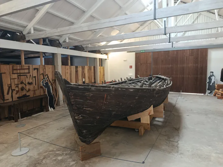 Pecio da lancha xeiteira A Marina, carpintaría de ribeira de Manuel Lado Chouso (cara a 1943)